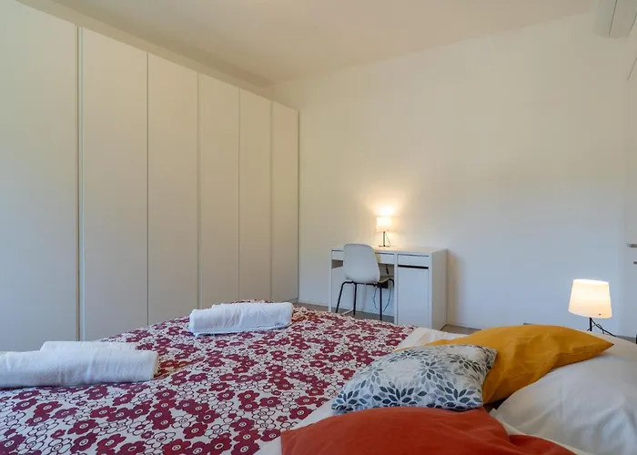 Апартаменты Lakefront Retreat Лекко