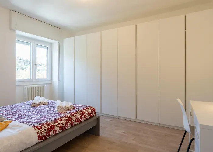 Lakefront Retreat Daire