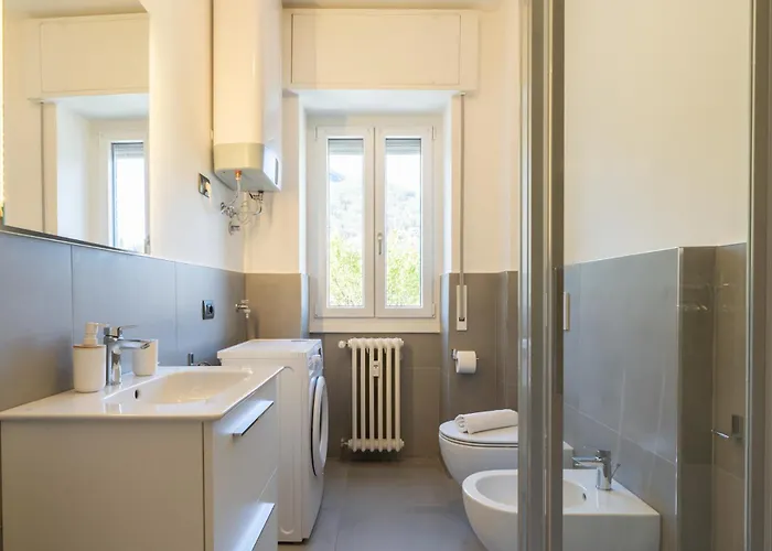 Lakefront Retreat Лекко