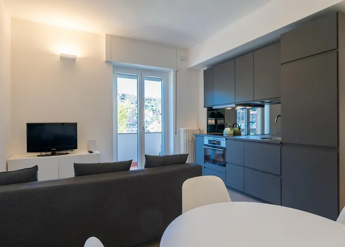 Lakefront Retreat דירה *