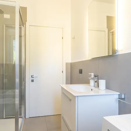 Lakefront Retreat * Lecco